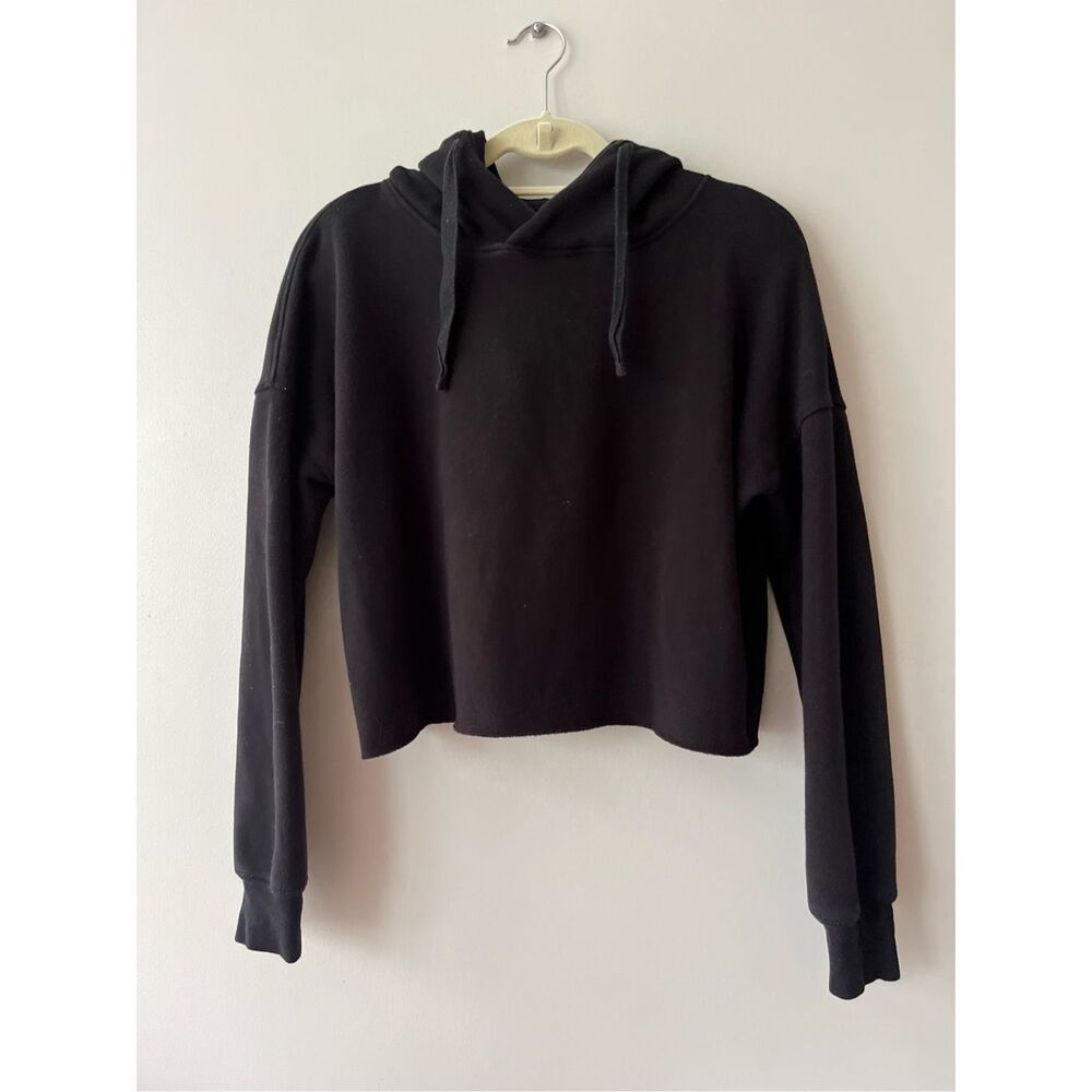 Black cropped sweatshirt